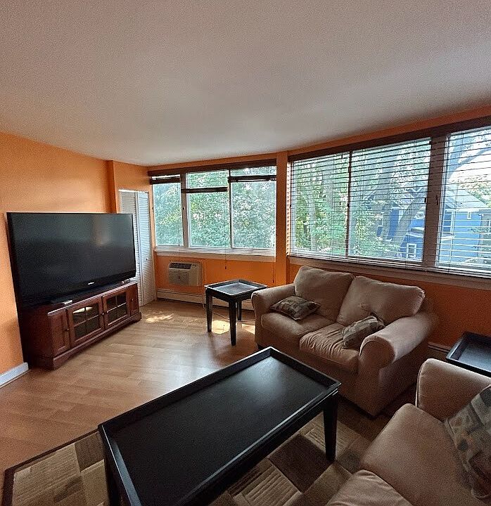 1st image of 516 Green St #516