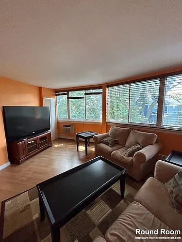 516 Green St Photo 1