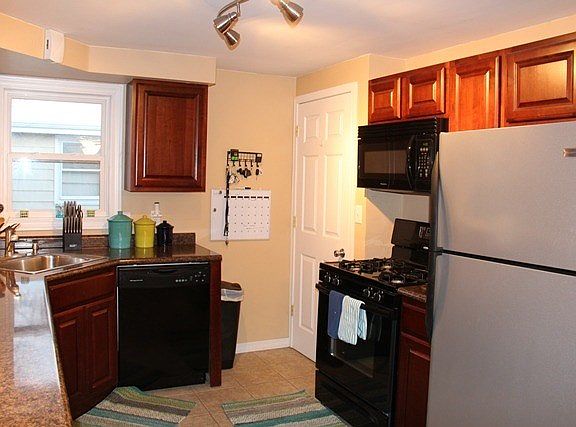 4th image of 1219 Riverlane Dr