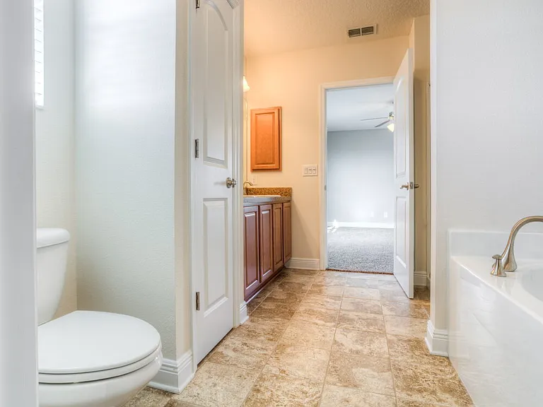 1705 Southern Oak Loop — Photo 23