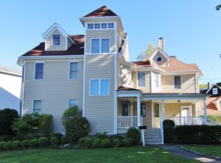 28 Woodland Dr #B, Greenwich, CT 06830