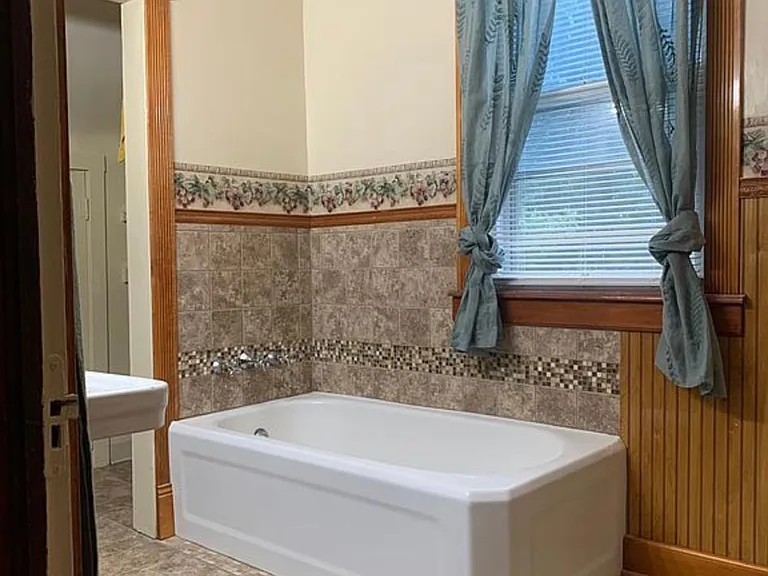 2416 Doniphan Ave — Photo 19