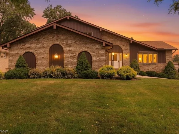6308 Night Vista Dr, Parma, OH 44129