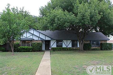 1st image of 303 London Ln