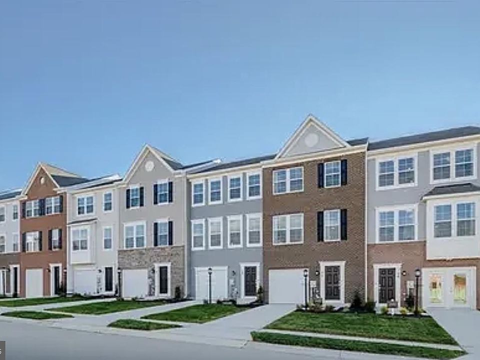 1st image of 470 Seeback Dr