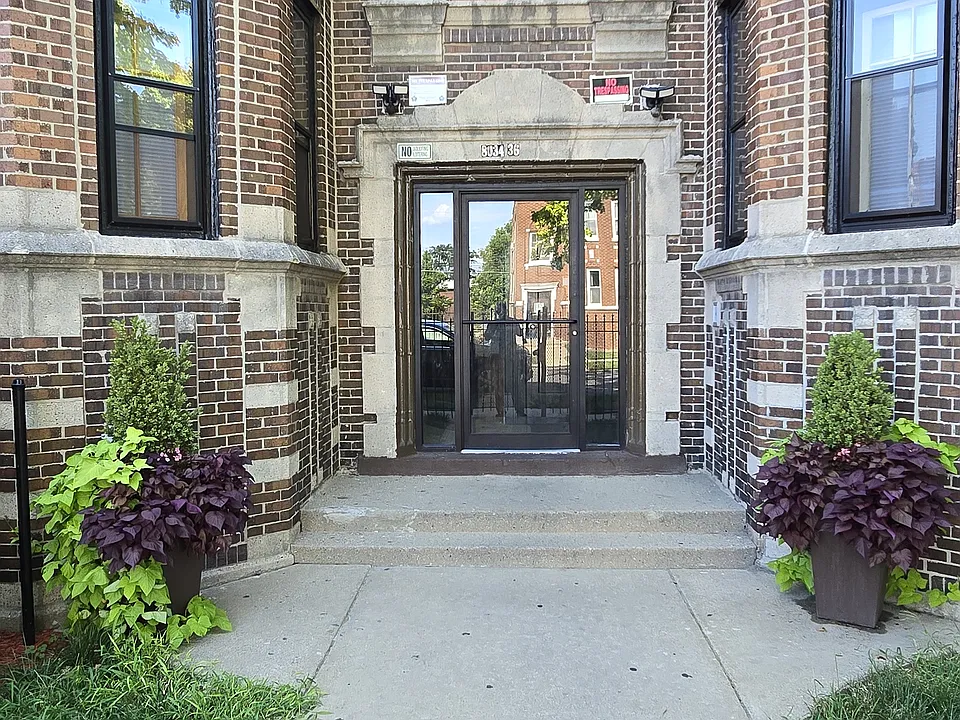 8034 S Marshfield Ave #3S