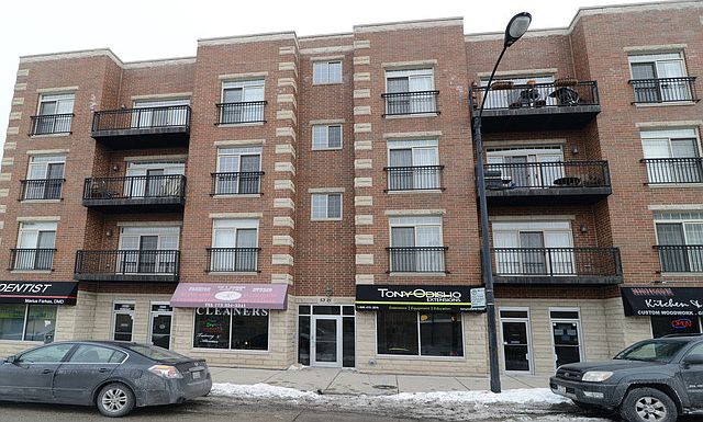 1st image of 5321 N Lincoln Ave APT 2C
