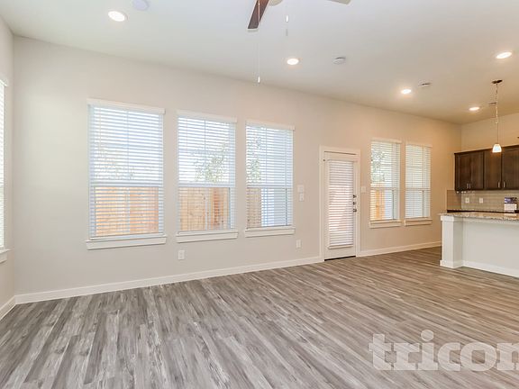2nd image of 9835 Willow Creek Commerce Dr #504
