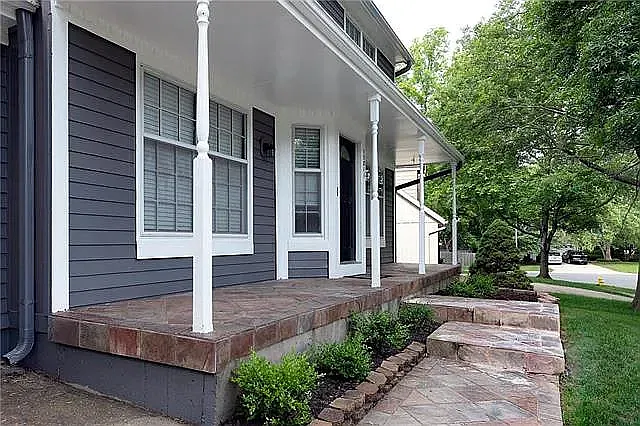 4 bed, 2.5 bath, 2495 sqft, $2,799 — Photo 3