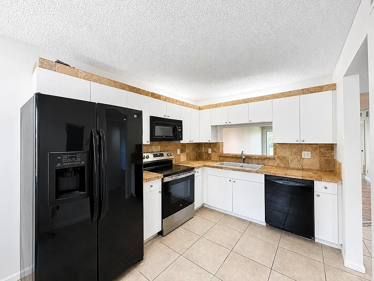 340 NW 67th St #108 — Photo 10