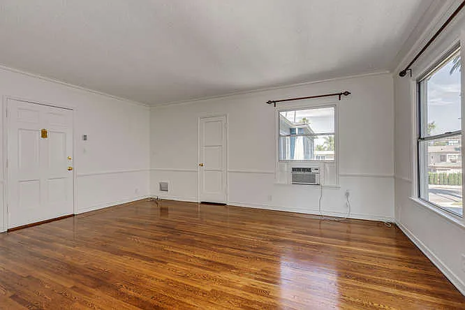 445 N Doheny Dr #F — Photo 8