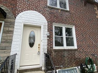 382 Glen Cove Rd, Collingdale, PA 19023