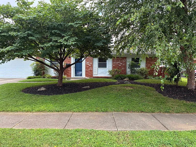 2405 Vinedale Ave — Photo 4