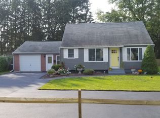 158 Pine Tree Dr, North Syracuse, NY 13212