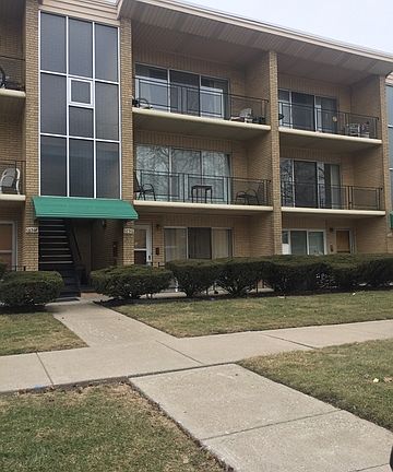 2nd image of 10316 S Komensky Ave APT 1B