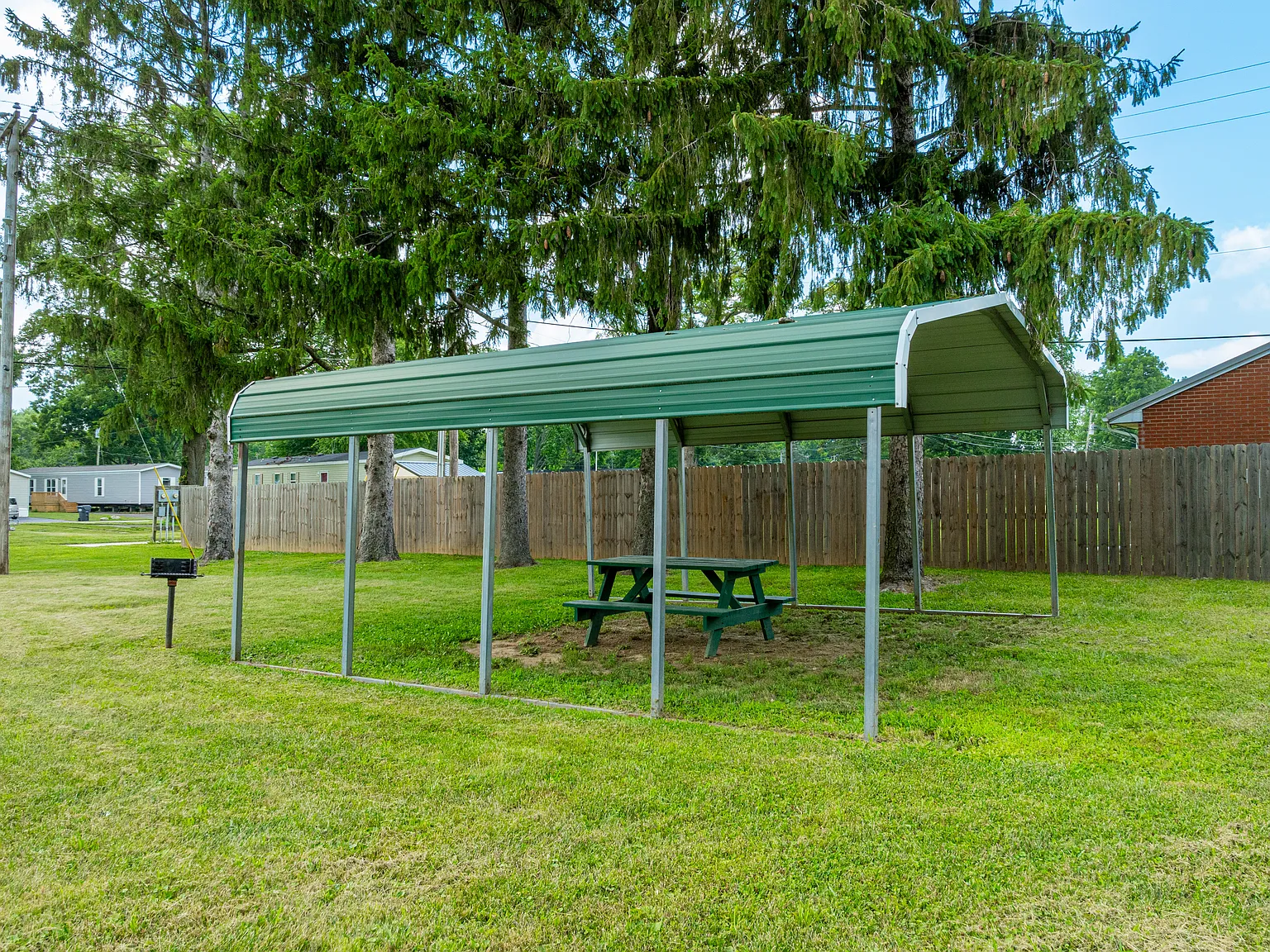 Crestwood — Photo 4