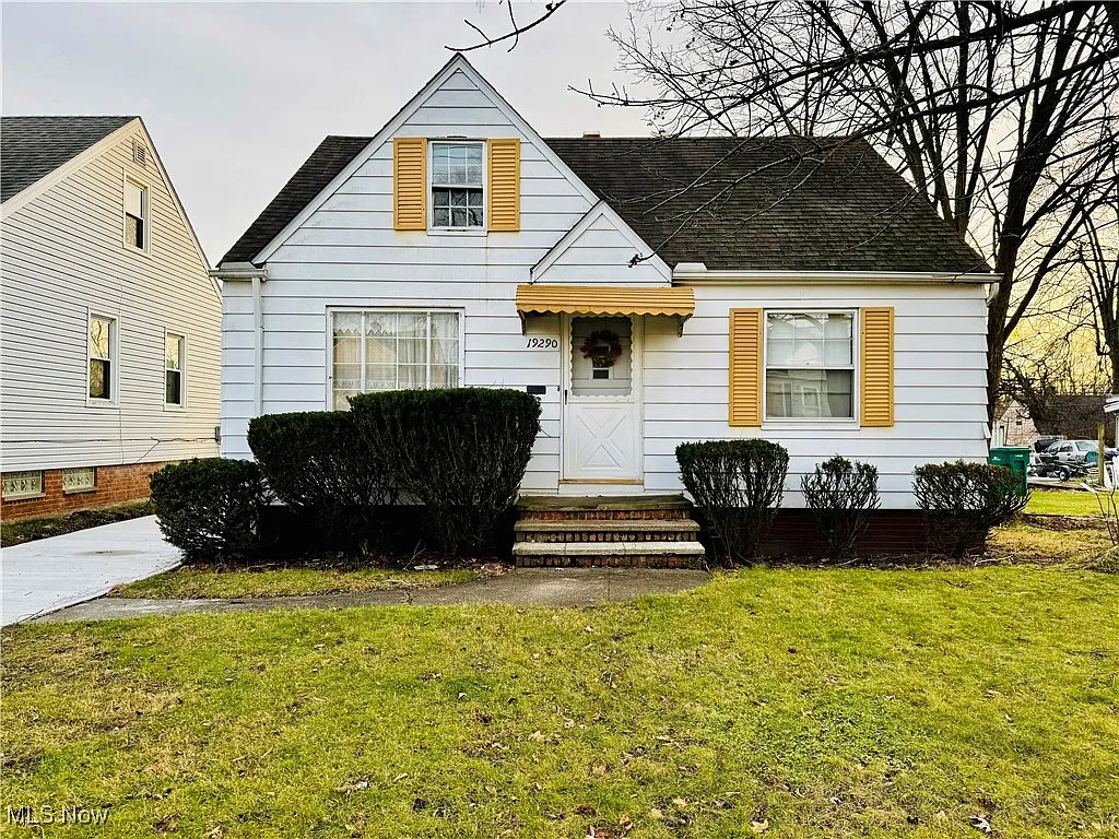 19290 Raymond St photo 1