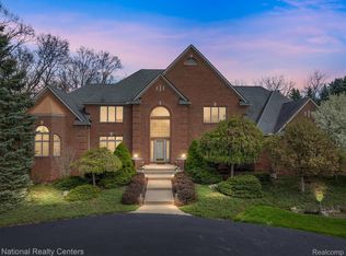 4396 Hickory Ridge Ct, Plymouth, MI 48170