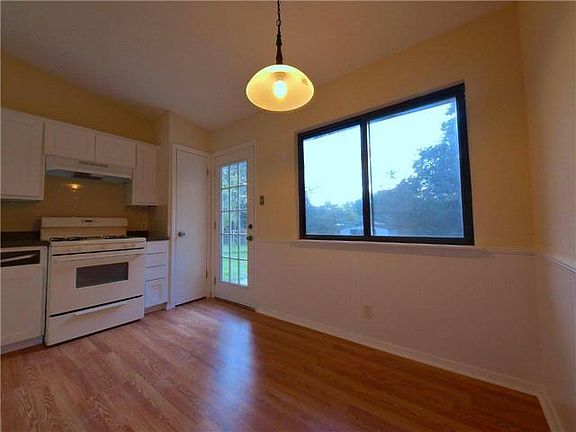 4th image of 5803 Breezewood Dr