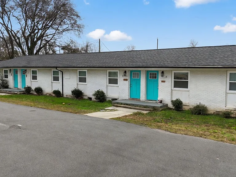2443 Julia Ave #B — Photo 12