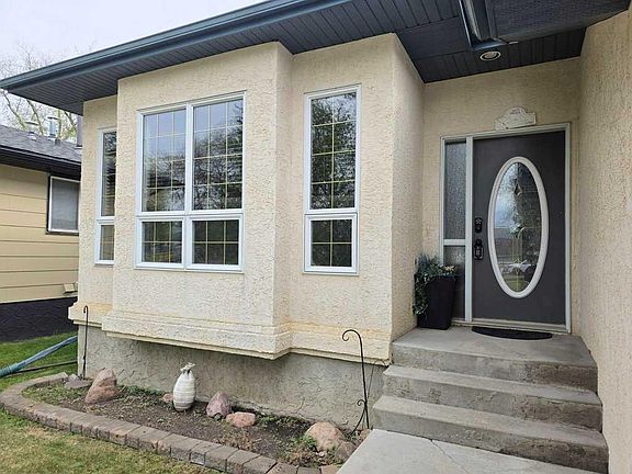 3rd image of 301 N 3rd Ave NE