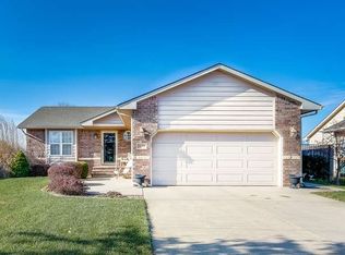 1659 N Timbers Edge Ct, Mulvane, KS 67110