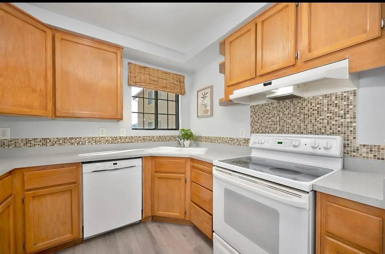 7445 Auburn Oaks Ct — Photo 4