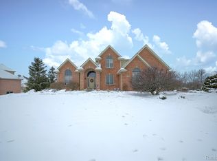 17091 Kings Fairway Ln, Grand Blanc, MI