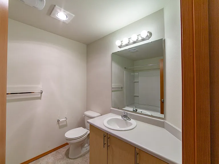 Renwood Apartment Homes — Photo 24