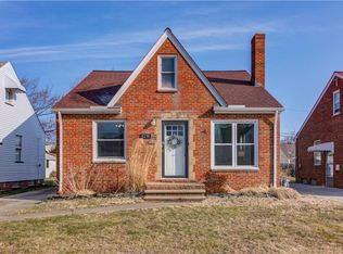 8218 Deerfield Dr, Parma, OH