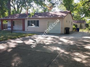 2225 SW Indian Trl, Topeka, KS 66614