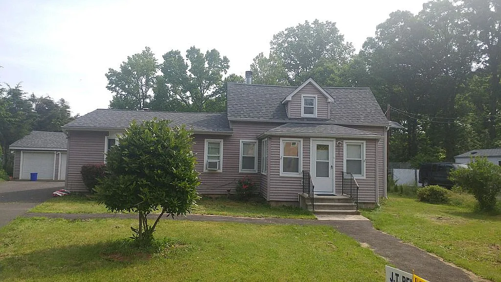 643 Wood Ave photo 1