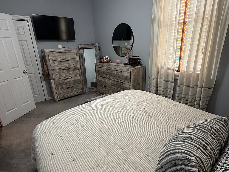 1215 Clinton St #2 — Photo 5