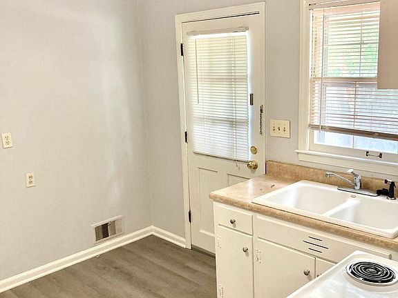 5th image of 6638-6446 Floyd Ln #6644