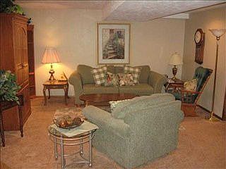 4th image of 1422 N 150th St