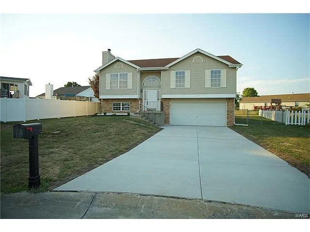 12 Jacqueline Cir photo 1