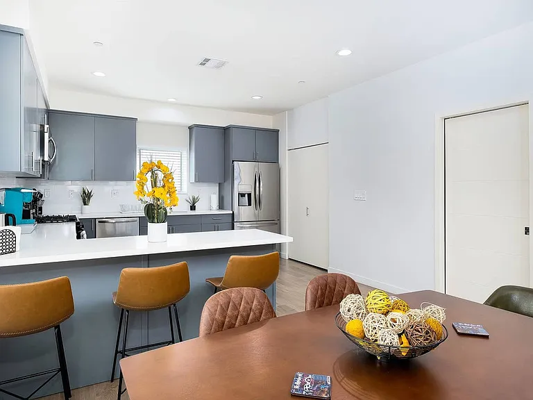 3 Bed Modern Townhome + 2-Car Private Garage — Photo 20