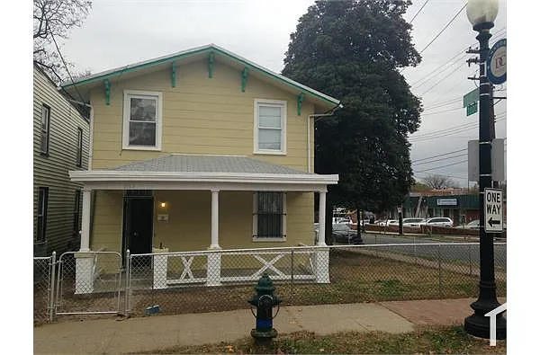1352 U St SE photo 1
