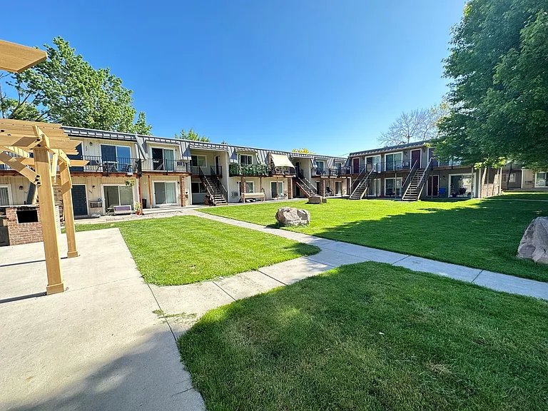 Stone Gate Apartments — Photo 7