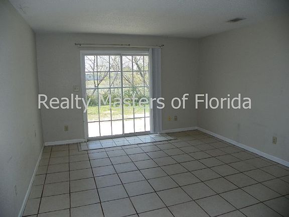 2nd image of 3352 Green Briar Cir APT D
