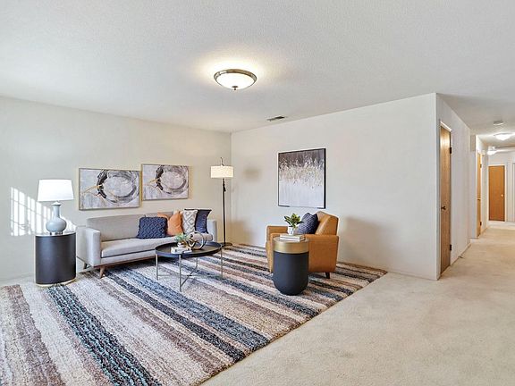 3rd image of 1283 Luna Ln