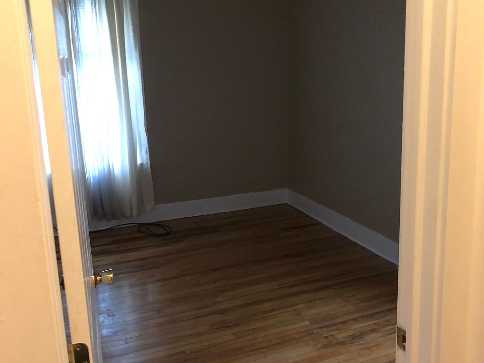 2nd image of 4 Pearl St #2