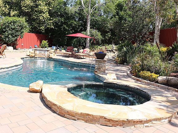 Pool View with Fountains 