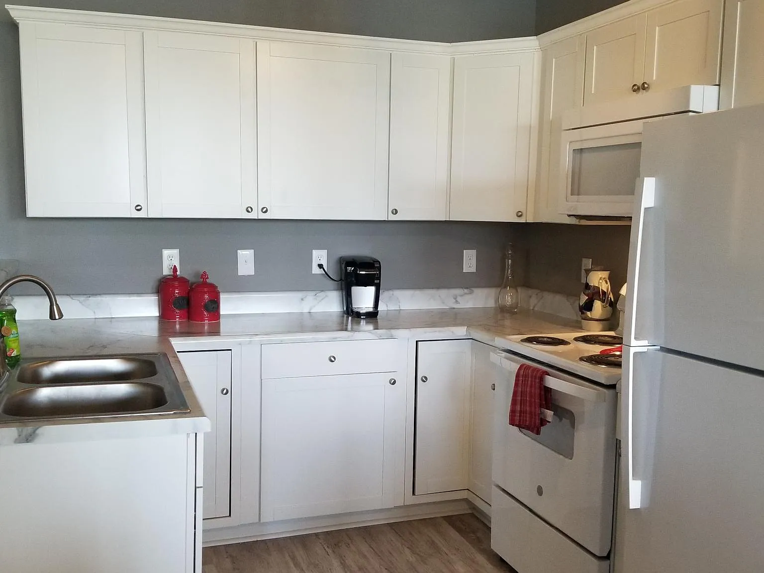 1313 Waters Edge Dr — Photo 3