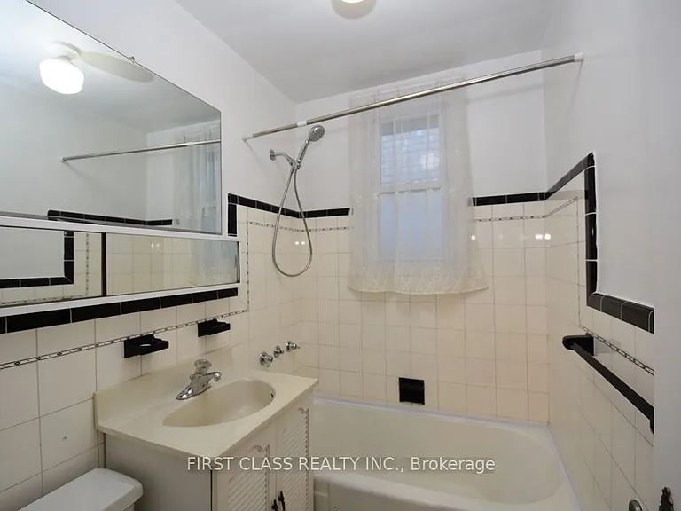 129 Felbrigg Ave — Photo 9