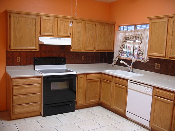 4th image of 7038 N Village View Dr