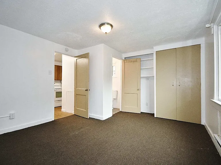 1423 Ridge Ave — Photo 15
