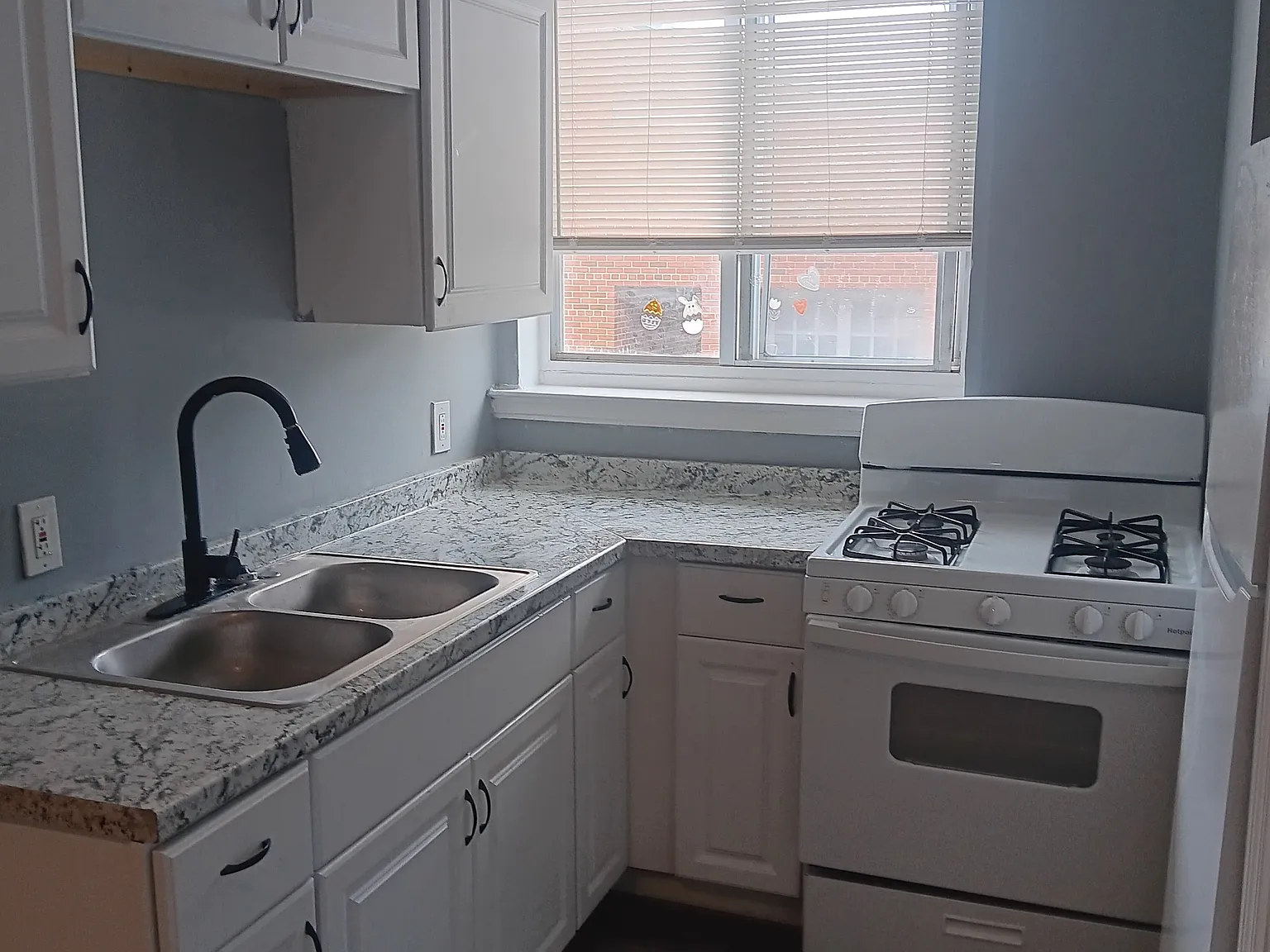 2 bed, $1,040 — Photo 4