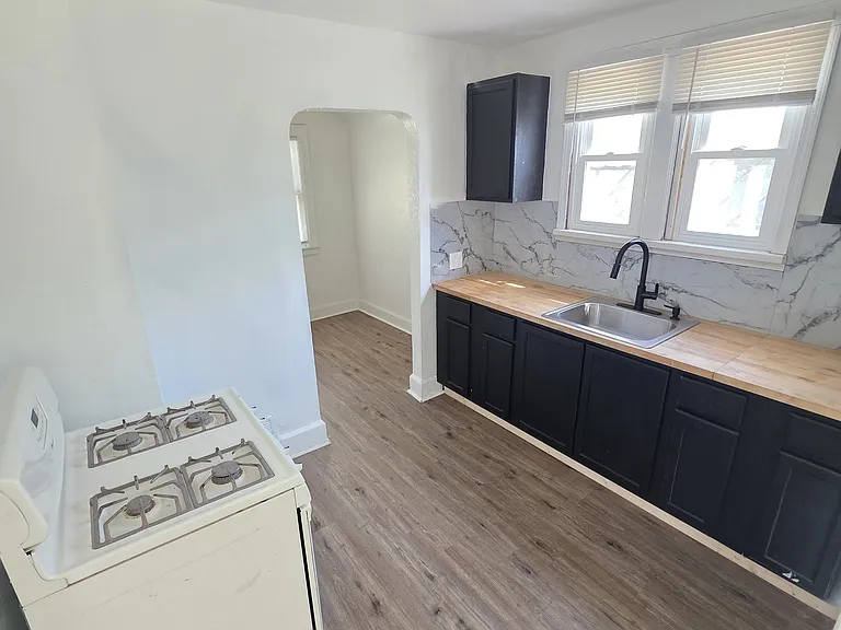 15760 Littlefield St — Photo 8