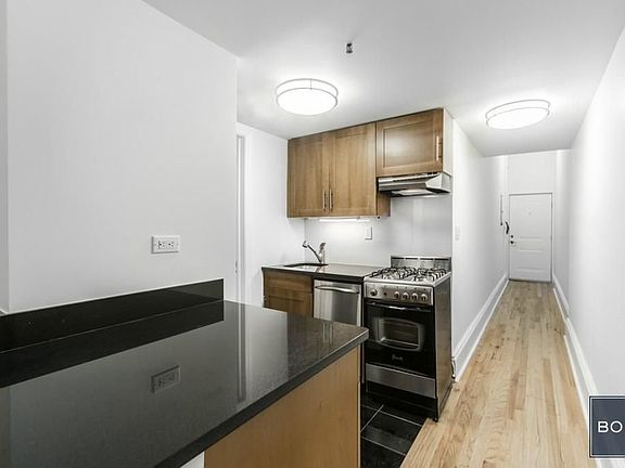 2nd image of 14 W 69th St APT 3B